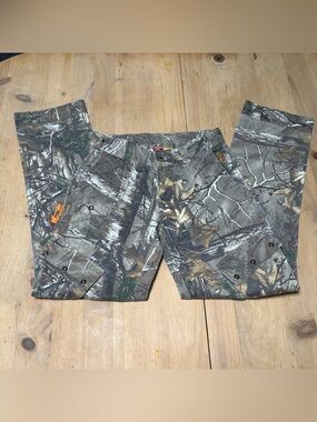 Woman’s SHE  Camouflage Hunting Cargo Pants - Realtree-Style Camo